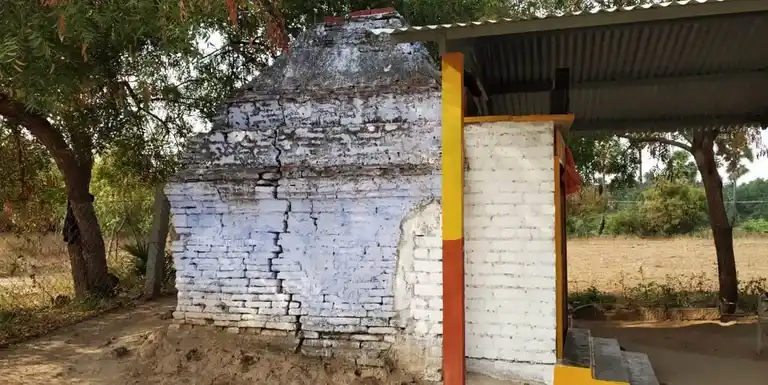 Arulmigu Aaranattusadamoorthy Vinayaker Temple, Manalur, Kannivadi - 639202 அருள்மிகு அரநாட்டு சடாமூர்த்தி விநாயகர் திருக்கோயில், Manalur, கன்னிவாடி - 639202, Tiruppur - Ancient Temple Architecture and History Image 4