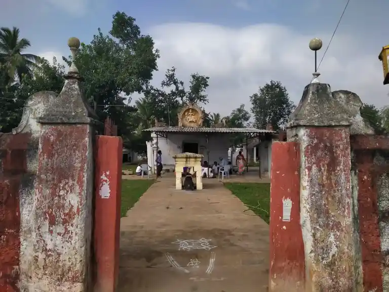 Arulmigu Aathi Moorthi (Vakaiyara ) Temple, Sooriyur - 620025 அருள்மிகு ஆதிமூர்த்திவகையறா திருக்கோயில், Sooriyur - 620025, Thiruchirappalli - Ancient Temple Architecture and History Image 2
