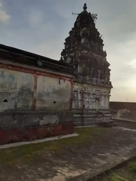 Arulmigu Aathikesavaperumal Temple, Madurapakkam - 605501 அருள்மிகு ஆதிகேசவப்பெருமாள் திருக்கோயில், மதுரப்பாக்கம் - 605501, Viluppuram - Ancient Temple Architecture and History Image 3