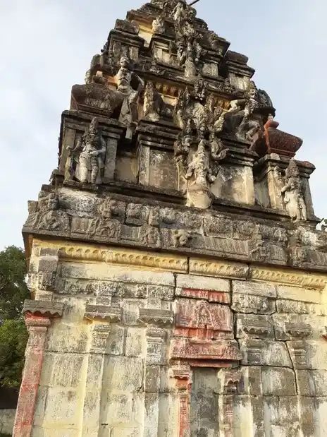 Arulmigu Aathikesavaperumal Temple, Madurapakkam - 605501 அருள்மிகு ஆதிகேசவப்பெருமாள் திருக்கோயில், மதுரப்பாக்கம் - 605501, Viluppuram - Ancient Temple Architecture and History Image 6
