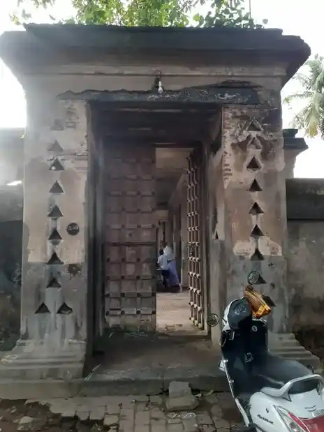 Arulmigu Aathikesavaperumal Temple, Madurapakkam - 605501 அருள்மிகு ஆதிகேசவப்பெருமாள் திருக்கோயில், மதுரப்பாக்கம் - 605501, Viluppuram - Ancient Temple Architecture and History Image 10