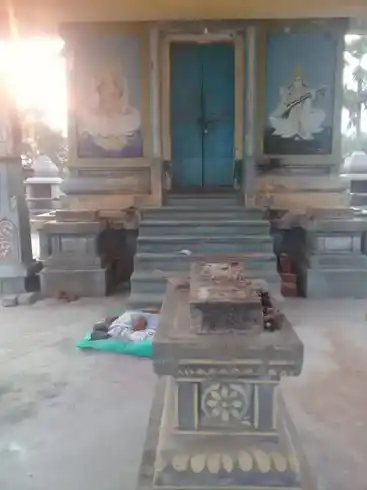 Arulmigu Aathina Milakiya Ayyanar & Thonkaludaiya Ayyanar Temple, Naduvikottai - 630204