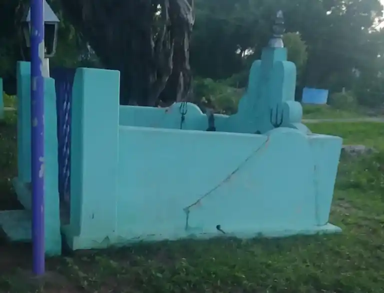 Arulmigu Aathinamilagi Ayyanar Temple, Kathirseyyanendal - 630312