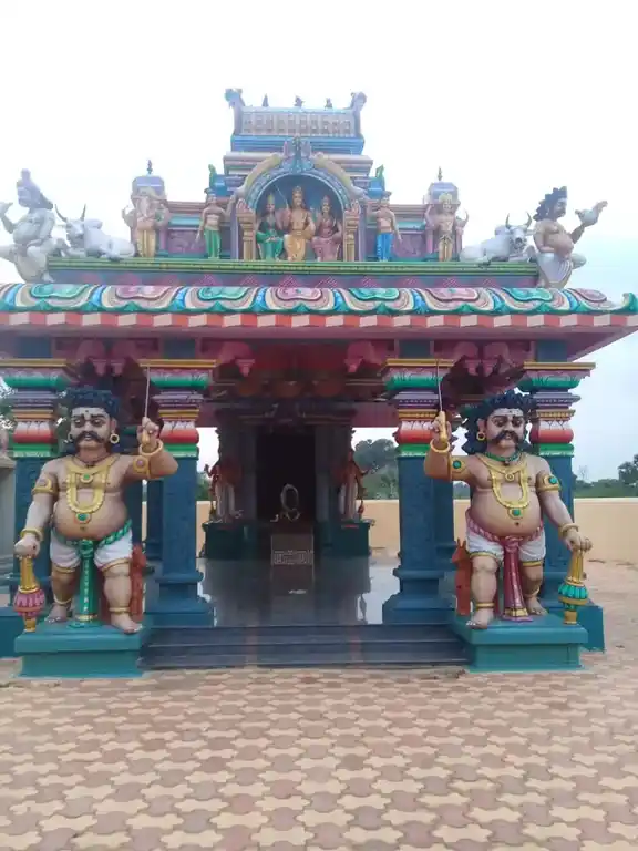 Arulmigu Aathinamilakiya Ayyanar Temple, Kurunthampattu - 630305 Arulmigu Aathinamilakiya Ayyanar Temple, Kurunthampattu - 630305, Sivagangai - Ancient Temple Architecture and History Image 3