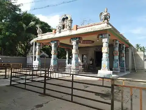 Arulmigu Aathinarayanaperumal Temple, Pariyur, Gobichettipalayam - 638476 அருள்மிகு ஆதிநாராயணப் பெருமாள் திருக்கோயில், பாரியூர் பேருந்து நிறுத்தம் அருகில், Gobichettipalayam - 638476, Erode - Ancient Temple Architecture and History Image 3