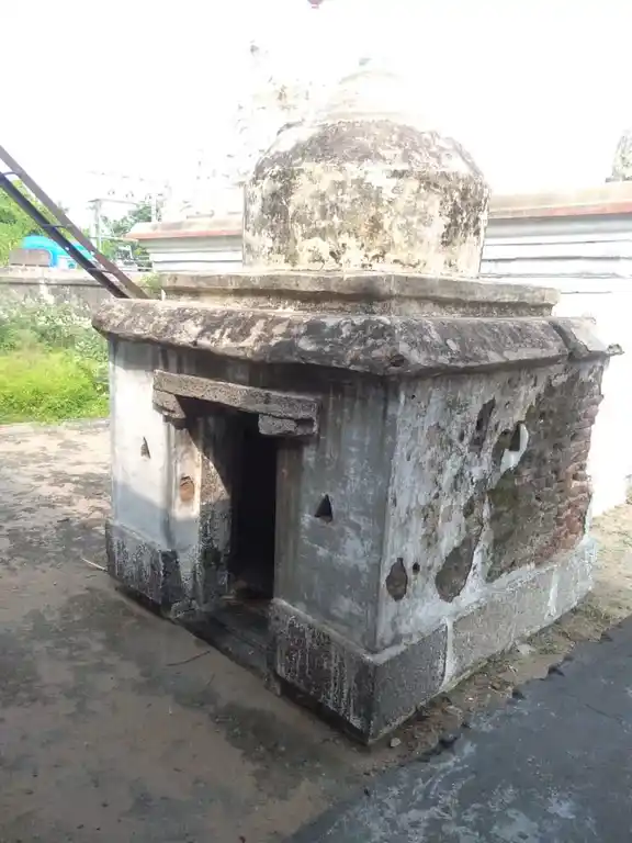 Arulmigu Aatkondeeswarar Temple, A.Mazhavarayanallur - 606107 அருள்மிகு ஆட்கொண்டீஸ்வரர் திருக்கோயில், A.Mazhavarayanallur - 606107, Kallakurichi - Ancient Temple Architecture and History Image 4
