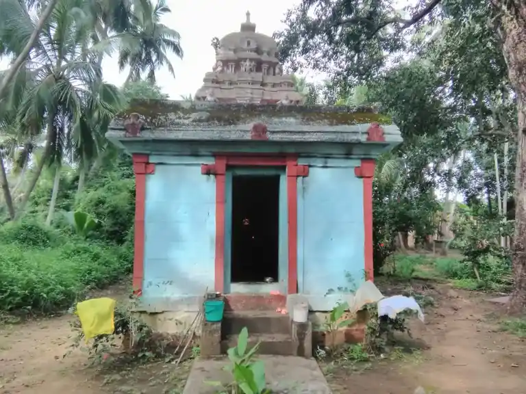 Arulmigu Aatrinkarai Krishnaswami Temple, Azhagiyapandipuram - 629851 Temple