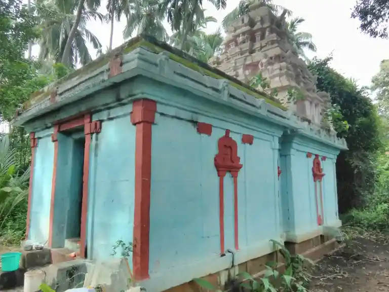 Arulmigu Aatrinkarai Krishnaswami Temple, Azhagiyapandipuram - 629851 Arulmigu Aatrinkarai Krishnaswami Temple, Azhagiyapandipuram - 629851, Kanyakumari - Ancient Temple Architecture and History Image 2