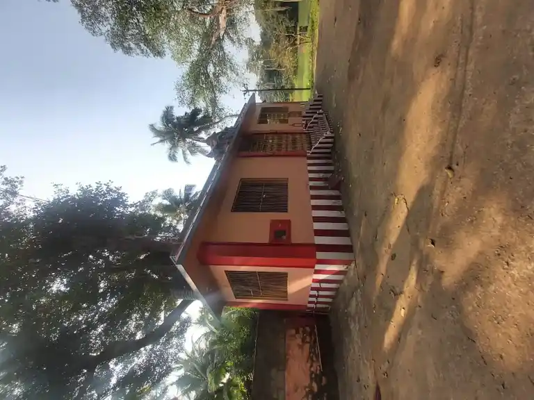 Arulmigu Aattukadavu Essakkiamman Temple, Payanam, Nalloor - 629165 அருள்மிகு ஆற்றுகடவு இசக்கியம்மன் திருக்கோயில், Payanam, Nalloor - 629165, Kanyakumari - Ancient Temple Architecture and History Image 6