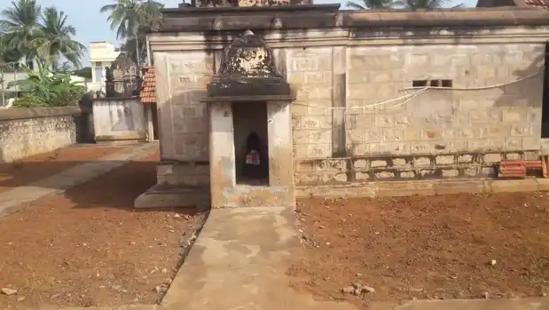 Arulmigu Aavadaiya Nathar Temple, Sundakkattur - 630203 Arulmigu Aavadaiya Nathar Temple, Sundakkattur - 630203, Sivagangai - Ancient Temple Architecture and History Image 4