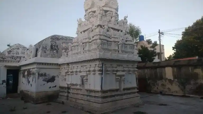 Arulmigu Aavudainatha Swamy Kamatchiyamman Temple, Dharasuram, Dharasuram - 612702 ஆவுடைநாதசுவாமி காமாட்சியம்மன் திருக்கோயில், தாராசுரம், Dharasuram - 612702, Thanjavur - Ancient Temple Architecture and History Image 3