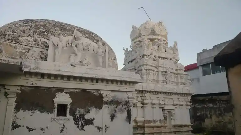 Arulmigu Aavudainatha Swamy Kamatchiyamman Temple, Dharasuram, Dharasuram - 612702 ஆவுடைநாதசுவாமி காமாட்சியம்மன் திருக்கோயில், தாராசுரம், Dharasuram - 612702, Thanjavur - Ancient Temple Architecture and History Image 8
