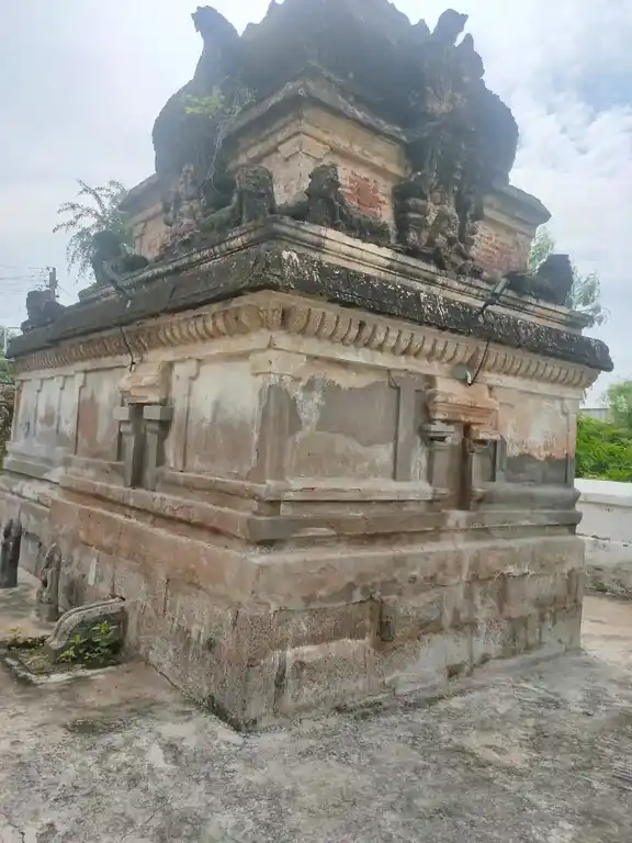 Arulmigu Aavudaiyeeswarar Temple, Irundhai - 607204 அருள்மிகு ஆவுடையீஸ்வரர் திருக்கோயில், Irundhai - 607204, Kallakurichi - Ancient Temple Architecture and History Image 2