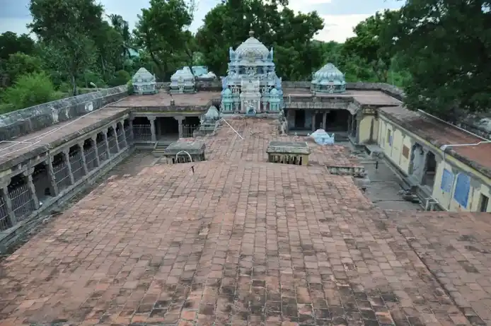 Arulmigu Abaratha Ratchkar Temple, Adu Thurai - 621108 அருள்மிகு அபராதரட்சகர் திருக்கோயில், சு.ஆடுதுறை - 621108, Perambalur - Ancient Temple Architecture and History Image 3