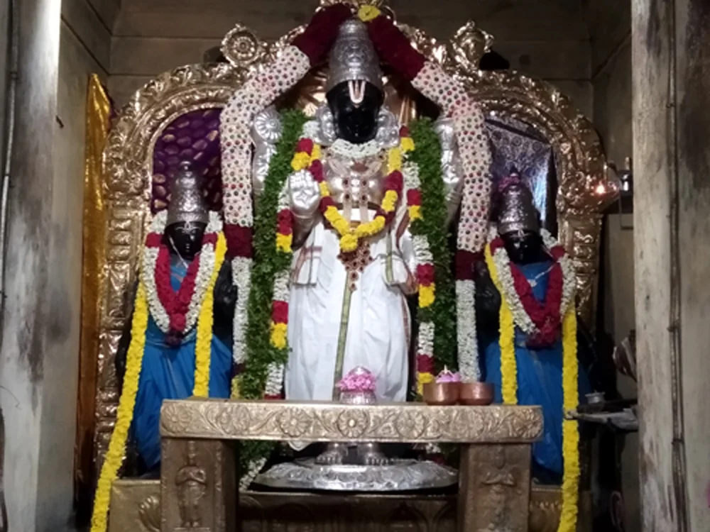 Arulmigu Abayavaratharajaperumal Temple, Alangudi - 612801 அருள்மிகு அபயவரதராஜபெருமாள் திருக்கோயில், ஆலங்குடி - 612801, Thiruvarur - Ancient Temple Architecture and History Image 6
