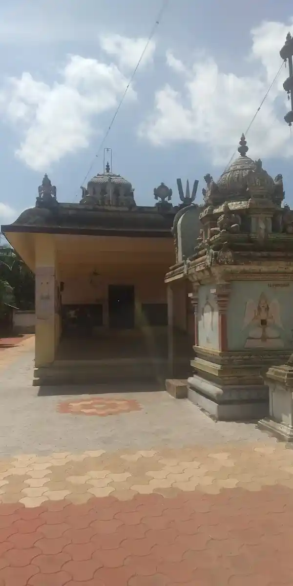 Arulmigu Abimukthiswarar And Vaikundanarayanapermal Temple, Thiruperuvelur - 610104 அருள்மிகு அபிமுக்தீஸ்வரர் மற்றும் வைகுண்டநாராயணப் பெருமாள் திருக்கோயில், திருப்பெருவேளூர் - 610104, Thiruvarur - Ancient Temple Architecture and History Image 3