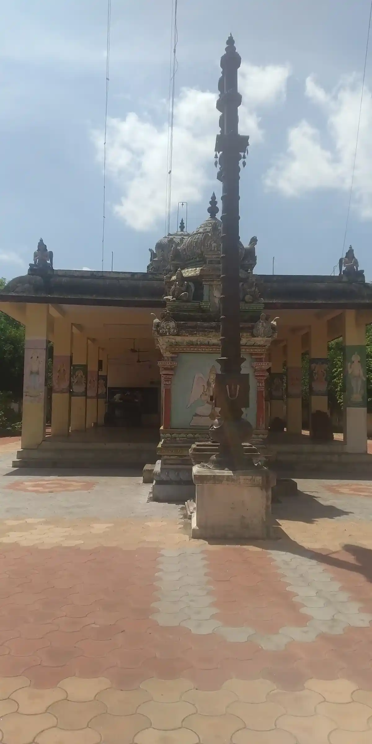 Arulmigu Abimukthiswarar And Vaikundanarayanapermal Temple, Thiruperuvelur - 610104 அருள்மிகு அபிமுக்தீஸ்வரர் மற்றும் வைகுண்டநாராயணப் பெருமாள் திருக்கோயில், திருப்பெருவேளூர் - 610104, Thiruvarur - Ancient Temple Architecture and History Image 6