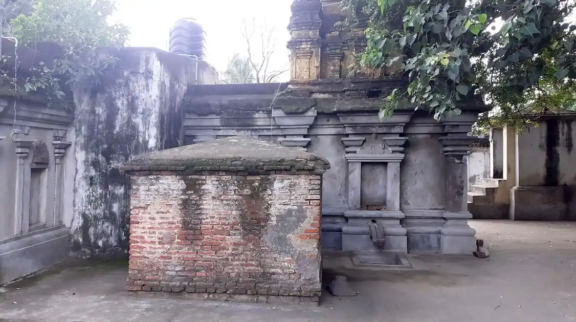 Arulmigu Abithakujalambal Samedha Arunachaleswar Temple, Walajabad - 631605 அருள்மிகு அபிதகுஜாம்பாள் சமேத அருணாசலேஸ்வரர் திருக்கோயில், Walajabad - 631605, Kancheepuram - Ancient Temple Architecture and History Image 7