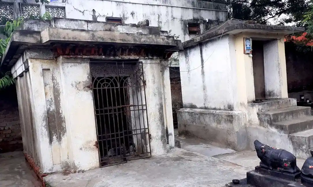 Arulmigu Abithakujalambal Samedha Arunachaleswar Temple, Walajabad - 631605 அருள்மிகு அபிதகுஜாம்பாள் சமேத அருணாசலேஸ்வரர் திருக்கோயில், Walajabad - 631605, Kancheepuram - Ancient Temple Architecture and History Image 15