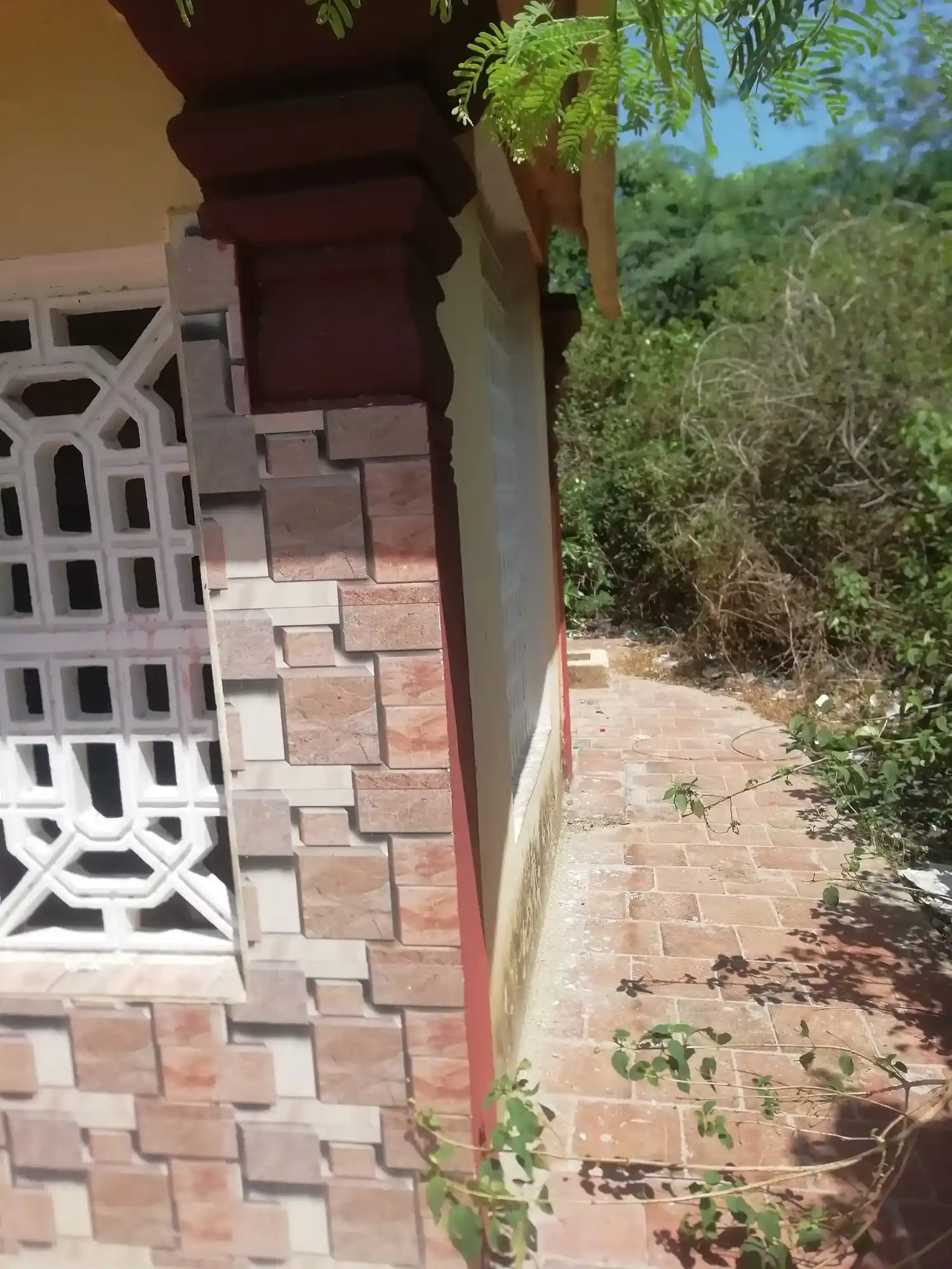 Arulmigu Achcham Theerthha Ayyanar Temple, Koghur - 611104 அருள்மிகு அச்சம் தீர்த்த விநாயகர் திருக்கோயில், Koghur - 611104, Nagapattinam - Ancient Temple Architecture and History Image 3