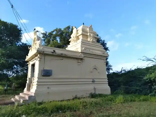 Arulmigu Adaikalam Katha Ayyanar Temple, Kulasekarankottai - 625218 அருள்மிகு அடைக்கலம் காத்த அய்யனார் திருக்கோயில், Kulasekarankottai - 625218, Madurai - Ancient Temple Architecture and History Image 4