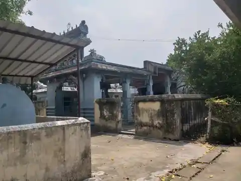 Arulmigu Adaikalam Katha Ayyanar Temple, Vetharajapuram, Vetharajapuram - 609106 அ/மி.அடைக்கலம் காத்த அய்யனார் திருக்கோயில், Vetharajapuram, Vetharajapuram - 609106, Mayiladuthurai - Ancient Temple Architecture and History Image 3