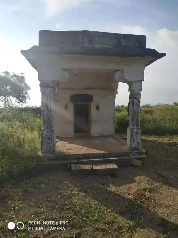 Arulmigu Adaikalam Katha Sangilikarupu Temple, Alunthalaipour - 621711 அருள்மிகு அடைக்கலம் காத்த சங்கிலி கருப்பு திருககோயில், Alunthalaipour - 621711, Thiruchirappalli - Ancient Temple Architecture and History Image 2
