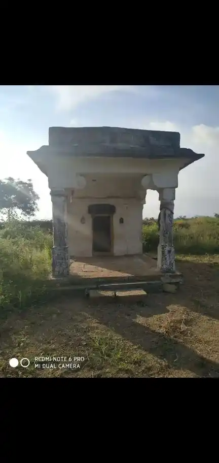 Arulmigu Adaikalam Katha Sangilikarupu Temple, Alunthalaipour - 621711 அருள்மிகு அடைக்கலம் காத்த சங்கிலி கருப்பு திருககோயில், Alunthalaipour - 621711, Thiruchirappalli - Ancient Temple Architecture and History Image 3