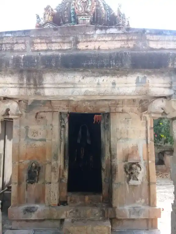 Arulmigu Adaikalam Kaththa Ayyanar Temple, Arainmanaipatti - 625020 அருள்மிகு அடைக்கலம்காத்த அய்யனார் திருக்கோயில்,  - 625020, Sivagangai - Ancient Temple Architecture and History Image 2