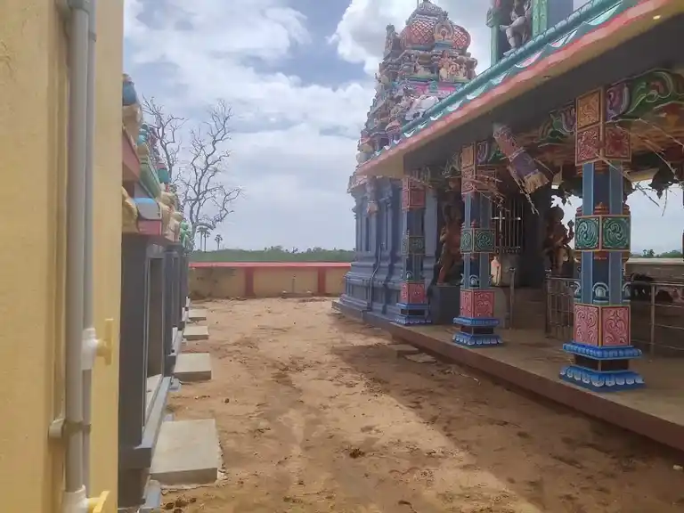 Arulmigu Adaikalam Kaththa Ayyanar Temple, Kolunchipatti - 630216 அருள்மிகு. அடைக்கலம் காத்த அய்யனார் திருக்கோயில், Kolunchipatti - 630216, Sivagangai - Ancient Temple Architecture and History Image 3
