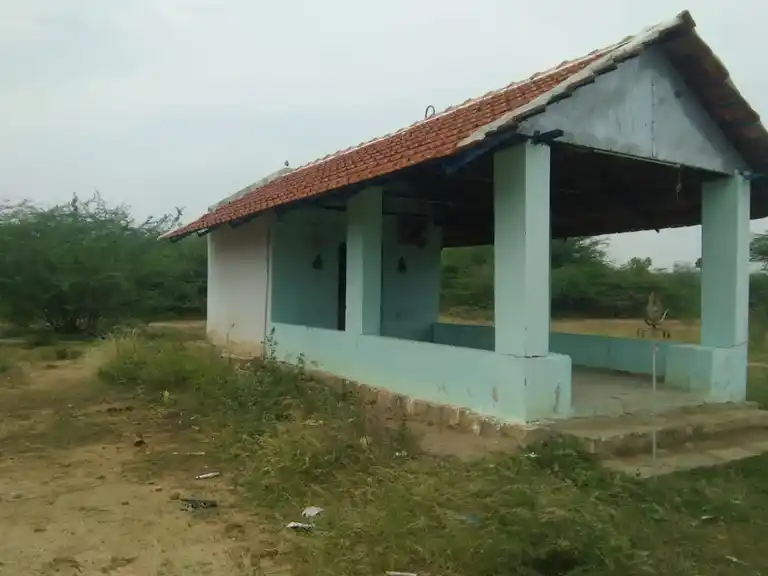 Arulmigu Adaikalamkatha Ayyanar Temple, Karaiyaviduthi - 613301 அருள்மிகு அடைக்கலம்காத்த அய்யனார் திருக்கோயில், கரையவிடுதி - 613301, Pudukkottai - Ancient Temple Architecture and History Image 2