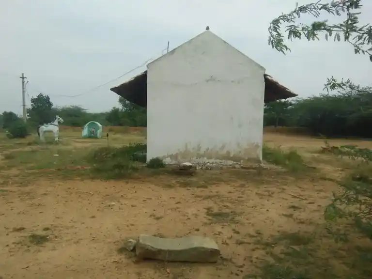 Arulmigu Adaikalamkatha Ayyanar Temple, Karaiyaviduthi - 613301 அருள்மிகு அடைக்கலம்காத்த அய்யனார் திருக்கோயில், கரையவிடுதி - 613301, Pudukkottai - Ancient Temple Architecture and History Image 6
