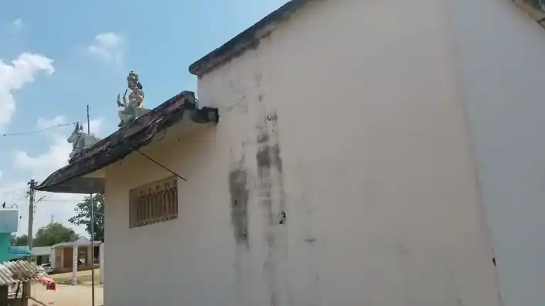 Arulmigu Adaikalamkatha Ayyanar Temple, Suburayapatti - 621305 Arulmigu Adaikalamkatha ayyanar Temple, Suburayapatti - 621305, Thiruchirappalli - Ancient Temple Architecture and History Image 2