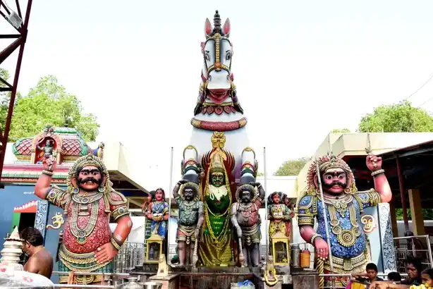 Arulmigu Adaikalamkatha Iyanar And Bathirakaliamman Temple, Madapuram - 630611