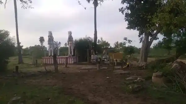 Arulmigu Adaikkalam Kaattha Ayyanar Temple, Mathiyanallur - 622101 அருள்மிகு அடைக்கலம்காத்த அய்யனார் திருக்கோயில், Mathiyanallur - 622101, Pudukkottai - Ancient Temple Architecture and History Image 3