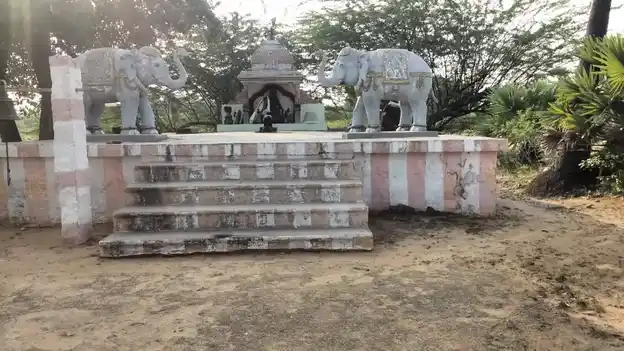 Arulmigu Adaikkalam Kaattha Ayyanar Temple, Mukkanamalaipaati - 622104 அருள்மிகு அடைக்கலம் காத்த அய்யனார் திருக்கோயில், Mukkanamalaipaati - 622104, Pudukkottai - Ancient Temple Architecture and History Image 5
