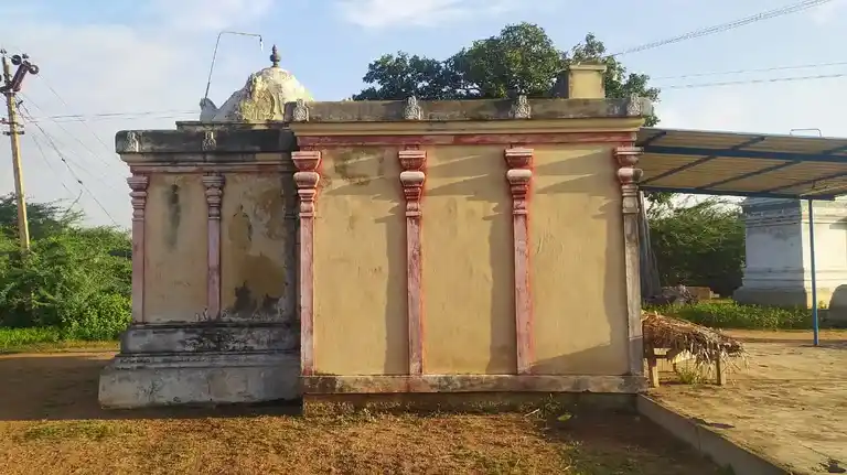Arulmigu Adaikkalam Kaattha Ayyanar Temple, Udaiyaalipatti - 622502 அருள்மிகு அடைக்கலம்காத்த அய்யனார் திருக்கோயில், உடையாளிப்பட்டி - 622502, Pudukkottai - Ancient Temple Architecture and History Image 4