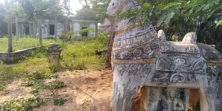 Arulmigu Adaikkalam Katha Ayyanar Temple, Muthvancheri - 621701 அருள்மிகு அடைக்கலம் காத்த அய்யனார் திருக்கோயில், முட்டுவாஞ்சேரி - 621701, Ariyalur - Ancient Temple Architecture and History Image 3