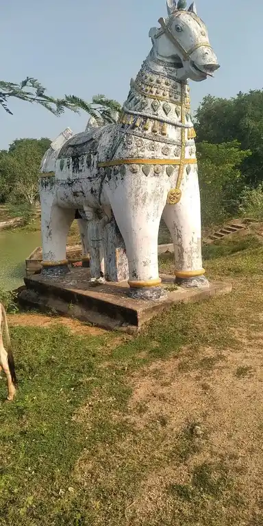 Arulmigu Adaikkalam Katha Ayyanar Temple, Muthvancheri - 621701 அருள்மிகு அடைக்கலம் காத்த அய்யனார் திருக்கோயில், முட்டுவாஞ்சேரி - 621701, Ariyalur - Ancient Temple Architecture and History Image 4