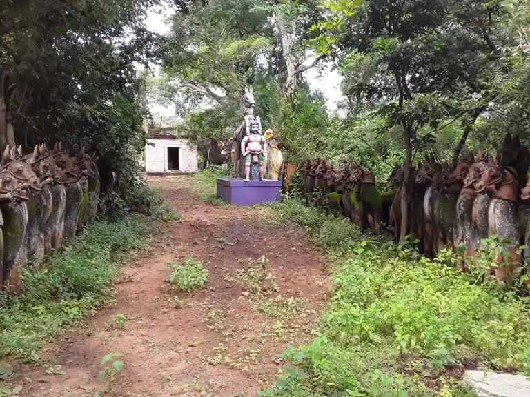 Arulmigu Adaikkalam Katha Ayyanar Temple, Pallapatti - 625103 அடைக்கலம் காத்த அய்யனார் திருக்கோயில், Pallapatti - 625103, Madurai - Ancient Temple Architecture and History Image 6