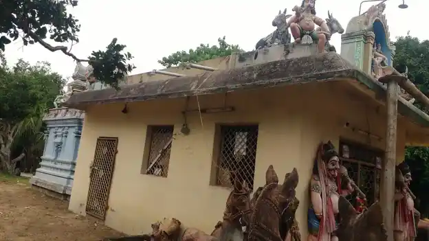 Arulmigu Adakalamkatha Iyyanar Temple, Oorappatti - 622504 அருள்மிகு அடைக்கலம்காத்த அய்யனார் திருக்கோயில், ஊரப்பட்டி - 622504, Pudukkottai - Ancient Temple Architecture and History Image 5