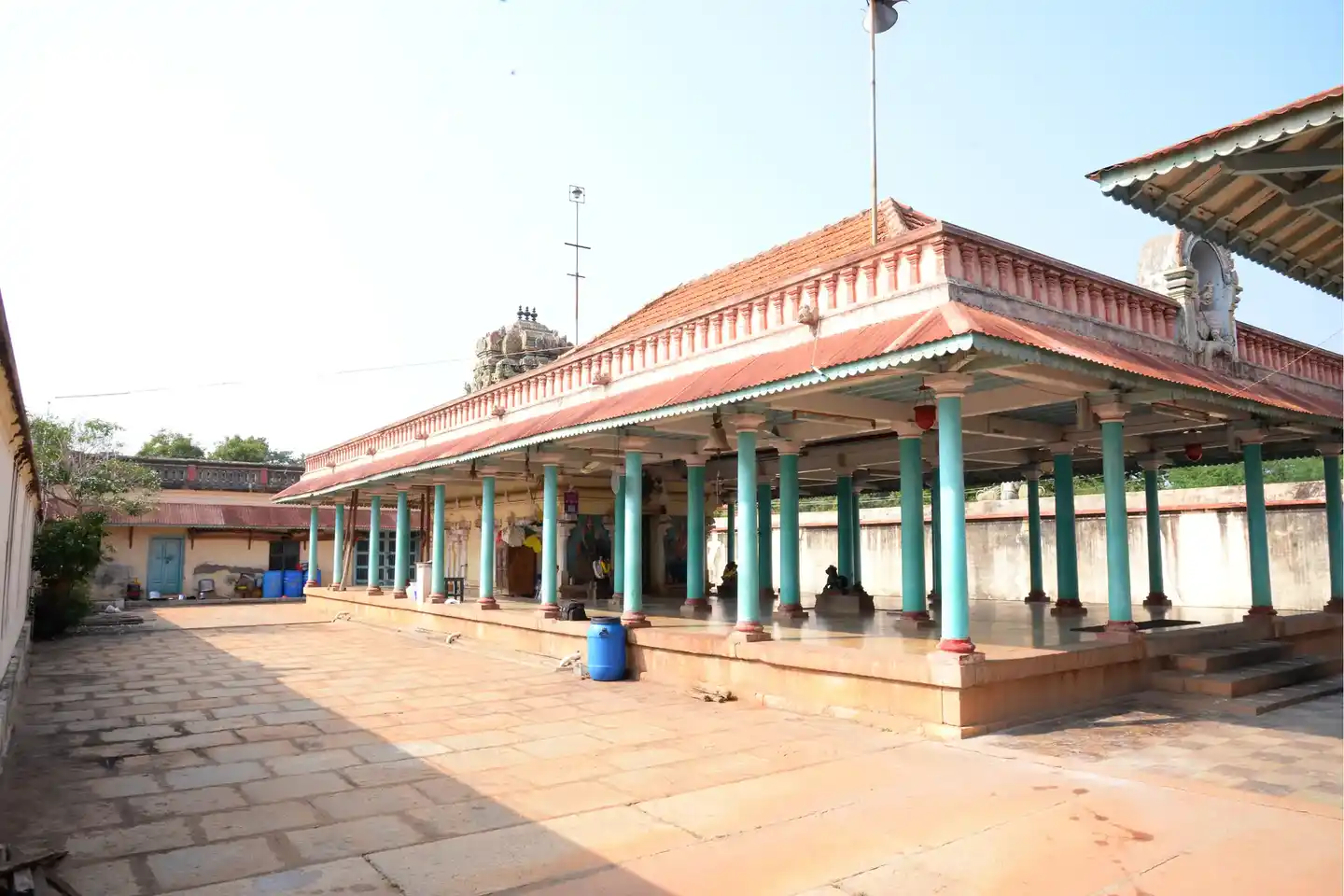 Arulmigu Adhala Nayakiamman Temple, Thalakkaur - 630206 Arulmigu Adhala Nayakiamman Temple, Thalakkaur - 630206, Sivagangai - Ancient Temple Architecture and History Image 2