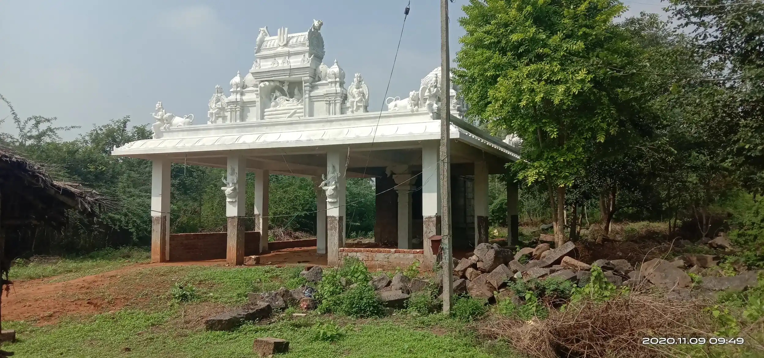 Arulmigu Adhi Alagar Temple, Moongilpatti - 624402 Temple