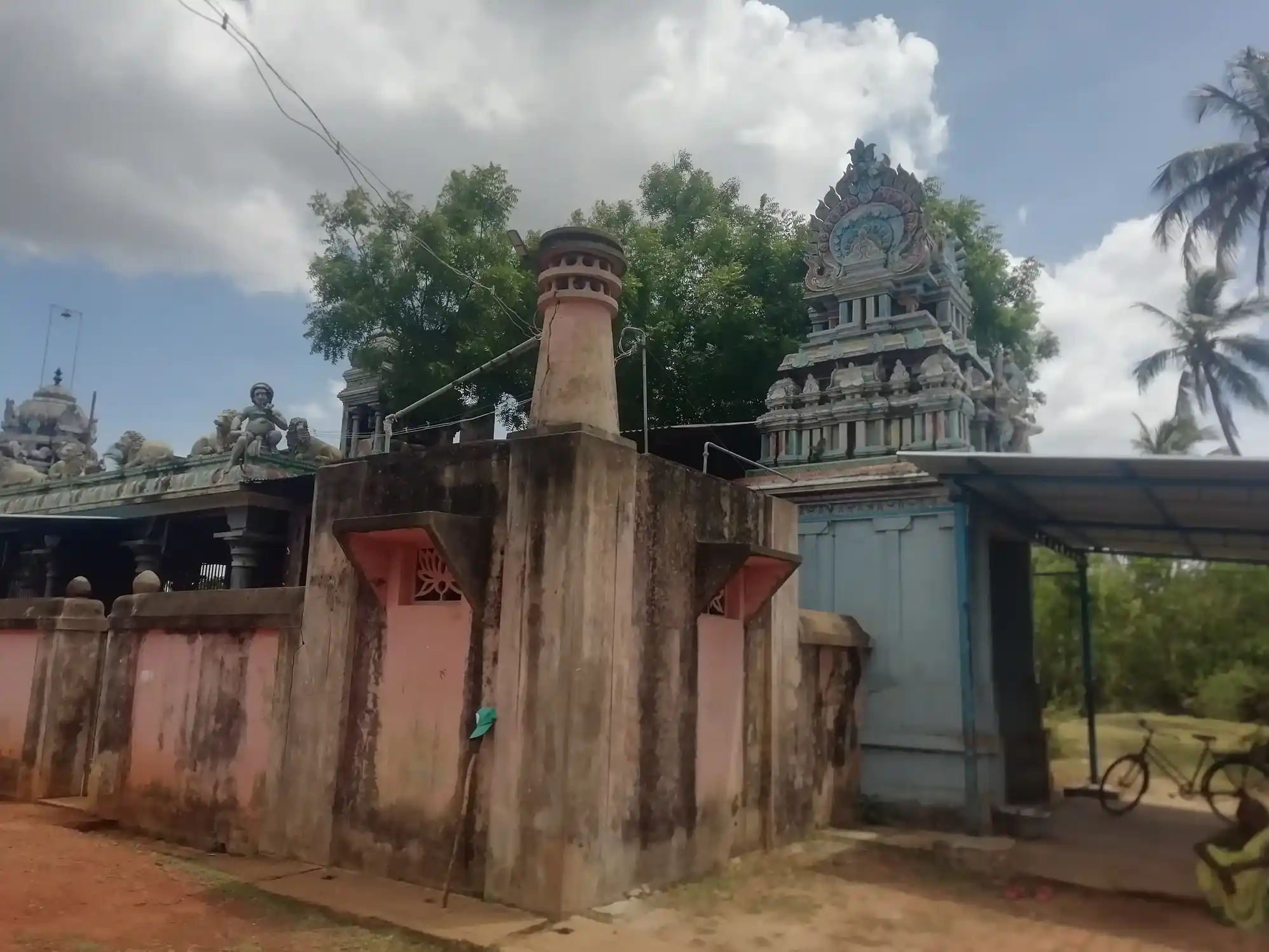 Arulmigu Adhi Kumbeswara Swamy Temple, Senbagapuram - 611104 அருள்மிகுஆதிகும்பேஸ்வர சுவாமி திருக்கோயில், Senbagapuram - 611104, Nagapattinam - Ancient Temple Architecture and History Image 2