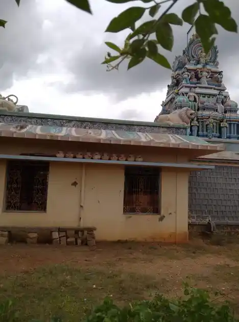 Arulmigu Adhimariamman Temple, Vendanur, Kurumbapatti - 637102 அருள்மிகு ஆதி மாரியம்மன் திருக்கோயில், Vendanur, Kurumbapatti - 637102, Salem - Ancient Temple Architecture and History Image 3