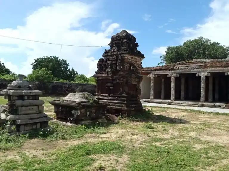 Arulmigu Adhinarayanaperumal Temple, Adhinarayanaperumal Templearea, Pazhaverkadu - 601204