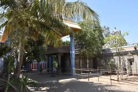 Arulmigu Adhipureshwarar and Athikesavaperumal Temple, Chindadiripet, Chennai - 600002 அருள்மிகு ஆதிபுரீஸ்வரர் மற்றும் ஆதிகேசவப் பெருமாள் திருக்கோயில், சிந்தாதிரிபேட்டை, சென்னை - 600002, Chennai - Ancient Temple Architecture and History Image 2