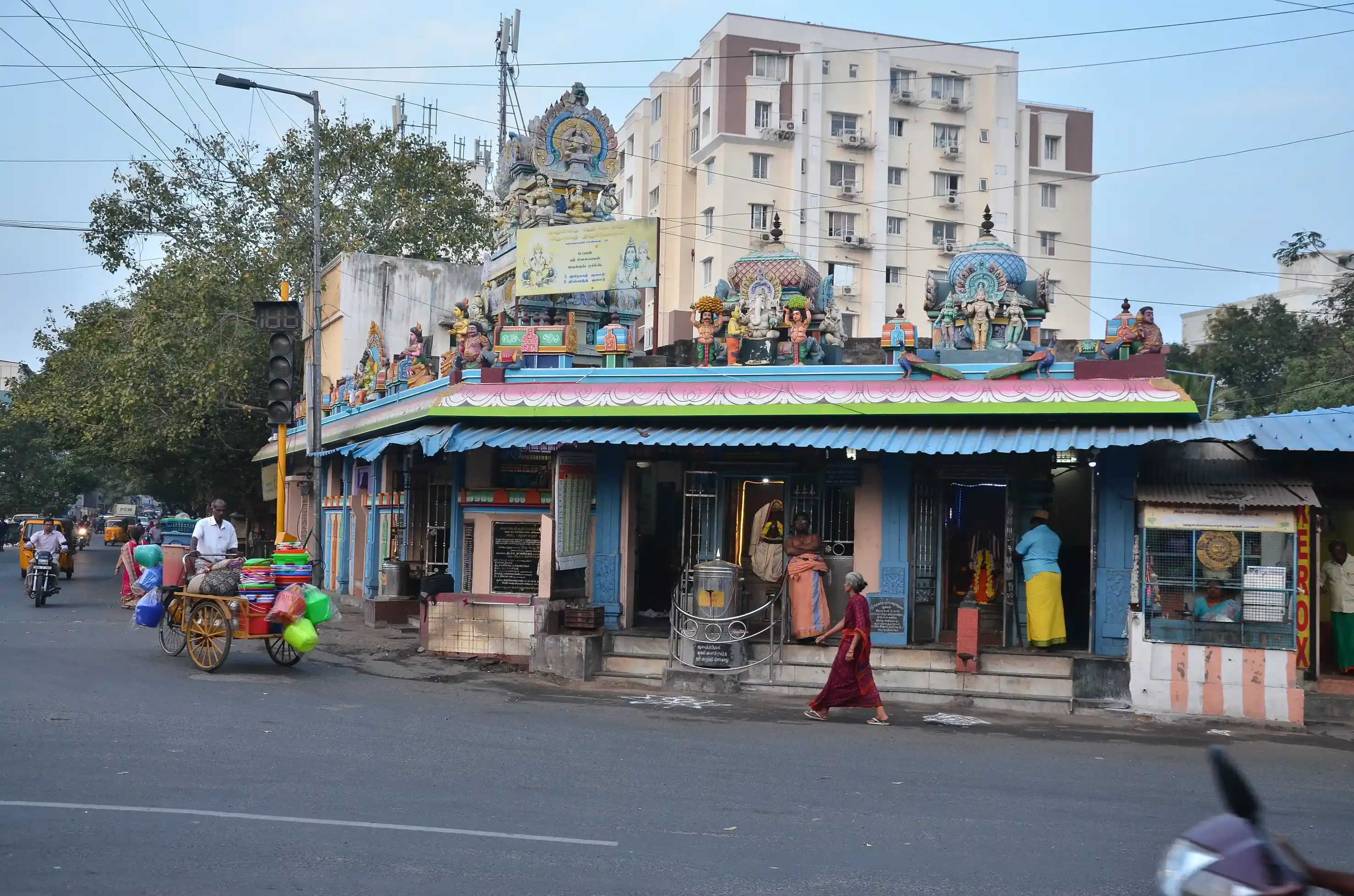 Arulmigu Adhisivasakthi Temple, Mandhaveli, Chennai - 600028