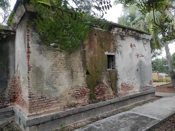 Arulmigu Adhithanthondrieshwarar Temple, Kariyanur - 621117 அருள்மிகு ஆதிதான்தோன்றீஸ்வரர் திருக்கோயில், காரியானனூர் - 621117, Perambalur - Ancient Temple Architecture and History Image 2