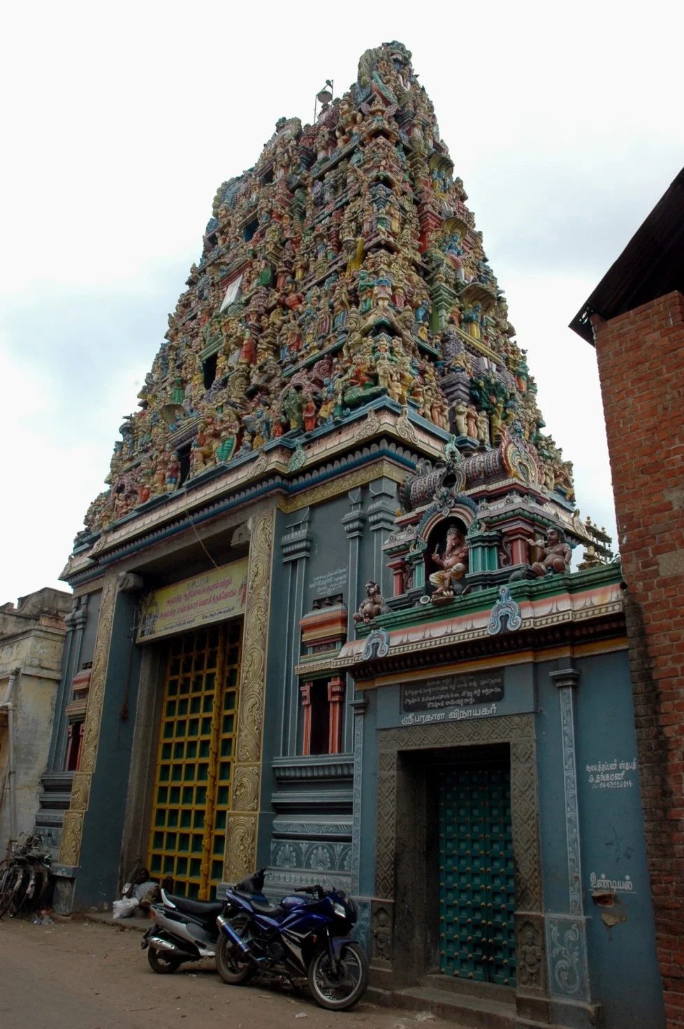 அருள்மிகு ஆதிகேசவ பெருமாள் பாஷ்யக்கார சுவாமி திருக்கோயில், கொத்தவால் பஜார், சென்னை - 600001 - Main View